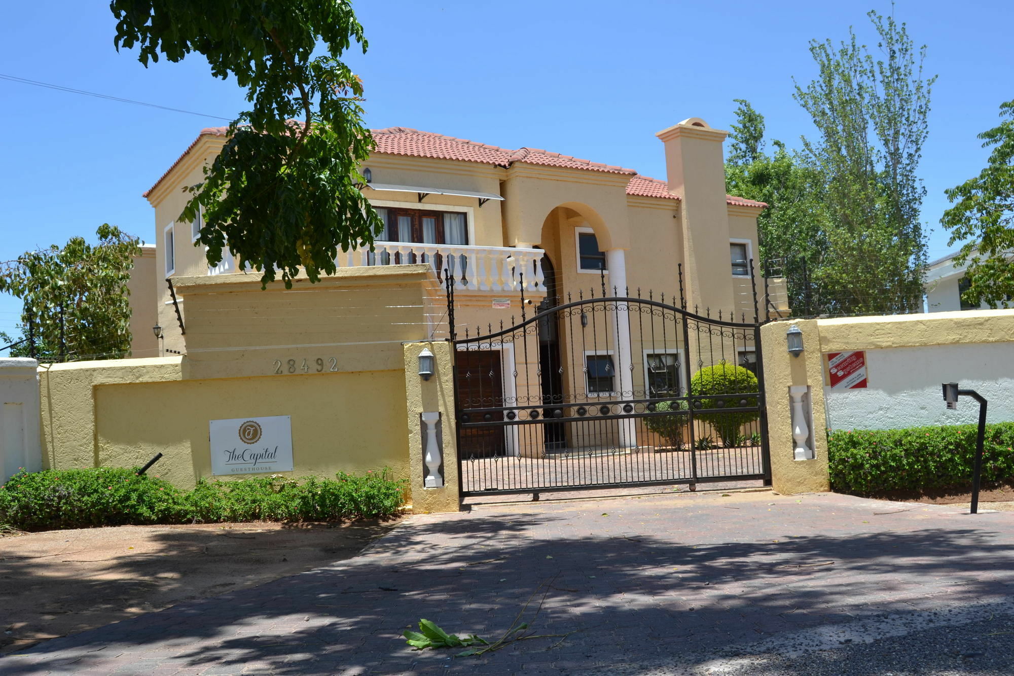 The Capital Guest House Gaborone Exterior photo